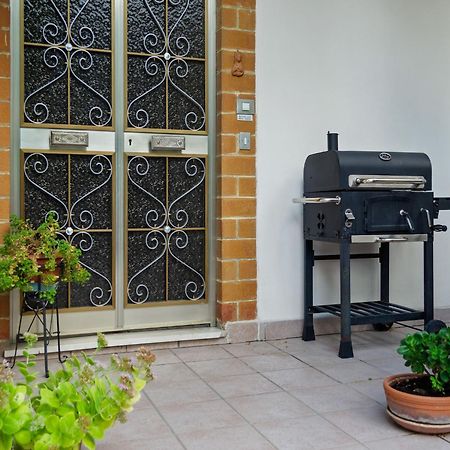 Pleasant Apartment With Courtyard Saludecio Exterior photo