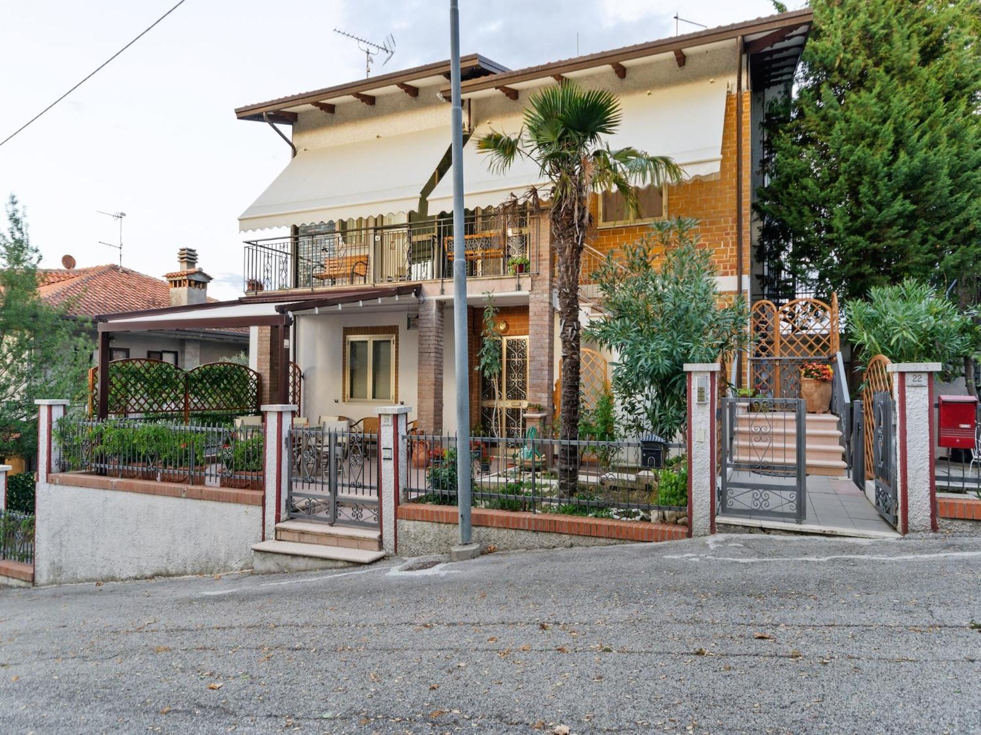 Pleasant Apartment With Courtyard Saludecio Exterior photo