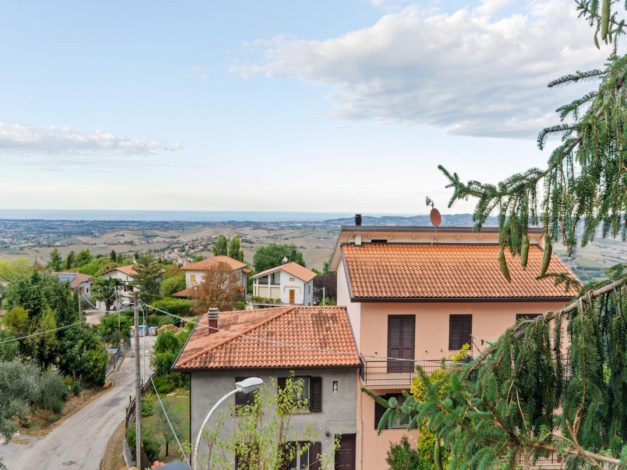 Pleasant Apartment With Courtyard Saludecio Exterior photo